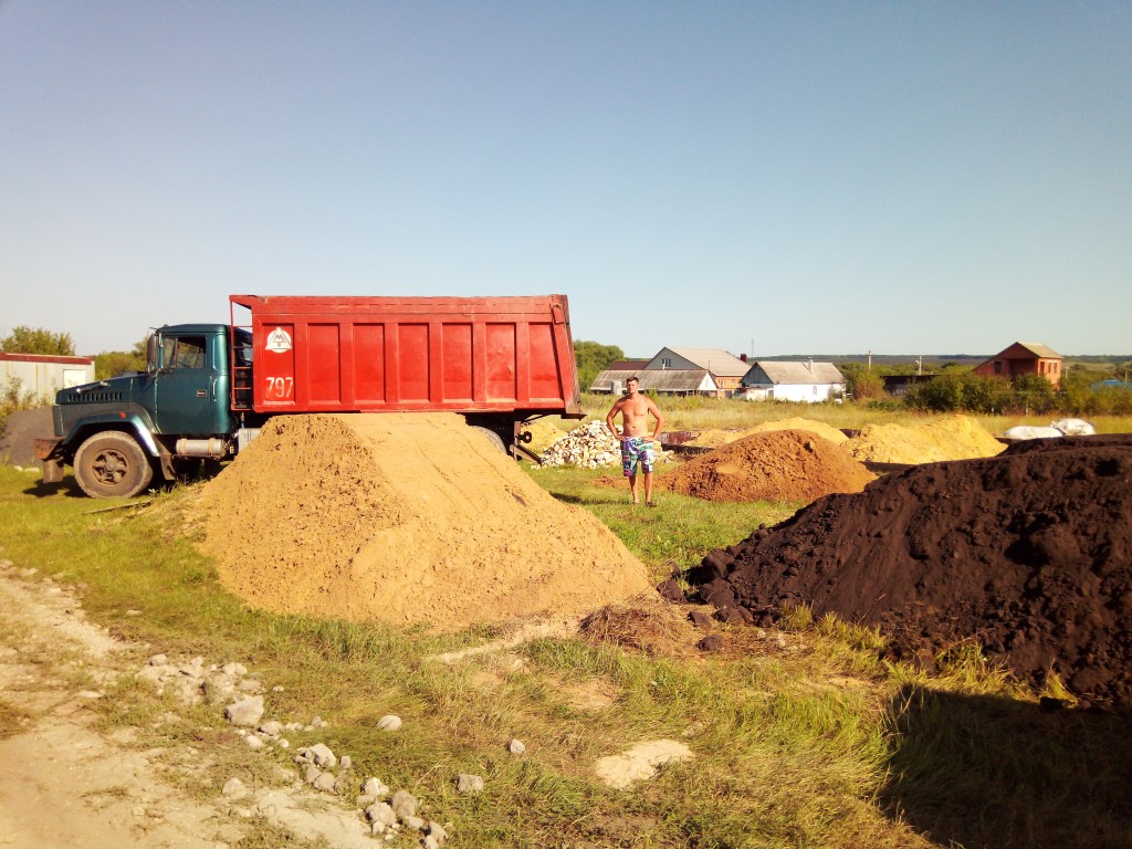 Доставка сыпучих материалов Услуги ДТ-75 бульдозер