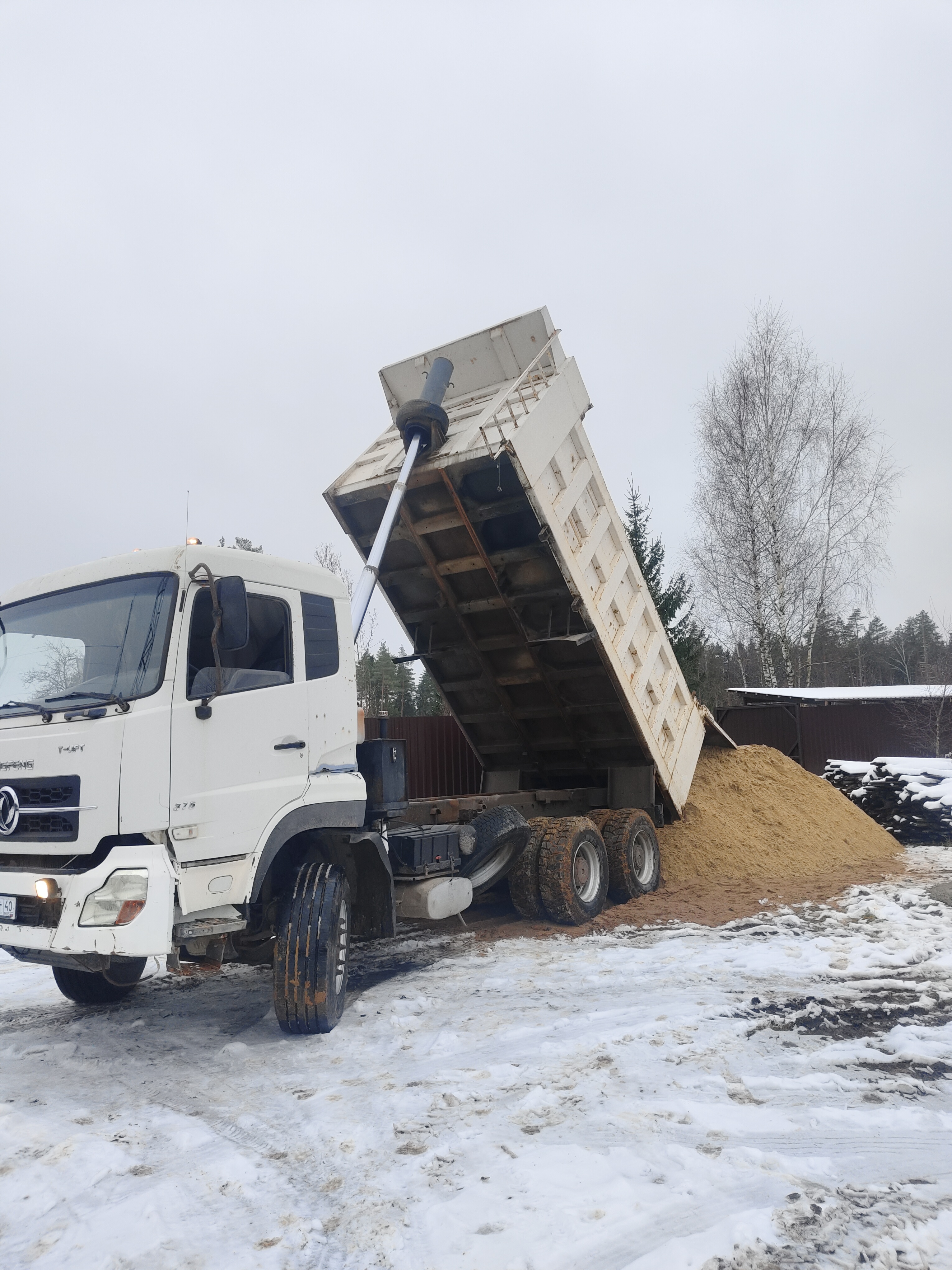 Поставка нерудных материалов и Аренда самосвала