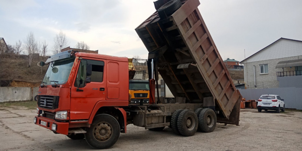 Самосвал Howo 20 кубов