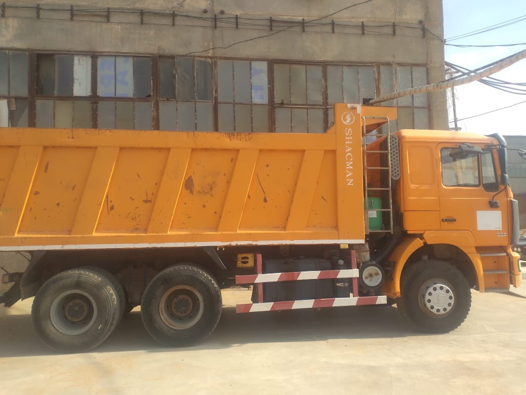 Доставка песок, грунт, земля. Самосвал