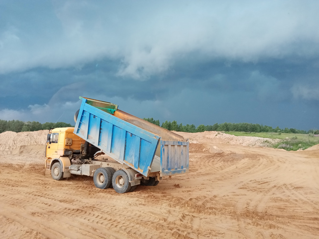 Доставка:щебень, песок, отсев