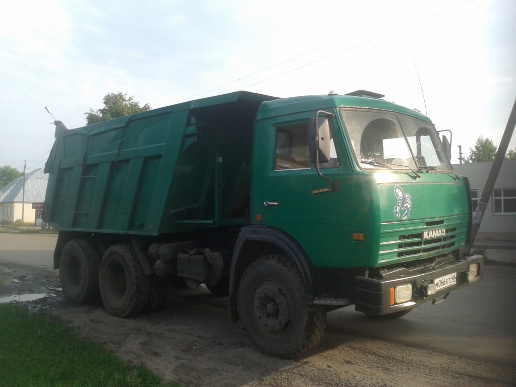 Аренда КАМАЗа с водителем по доставке сыпучих материалов