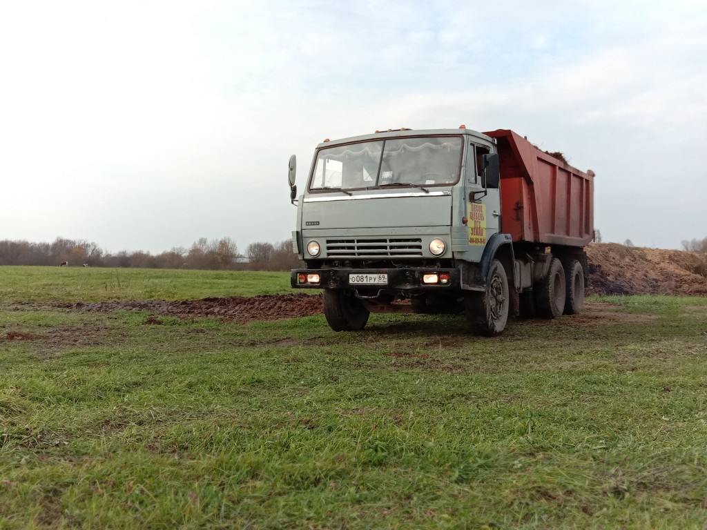 Услуги самосвала 10кубов. Песок, щебень, земля.