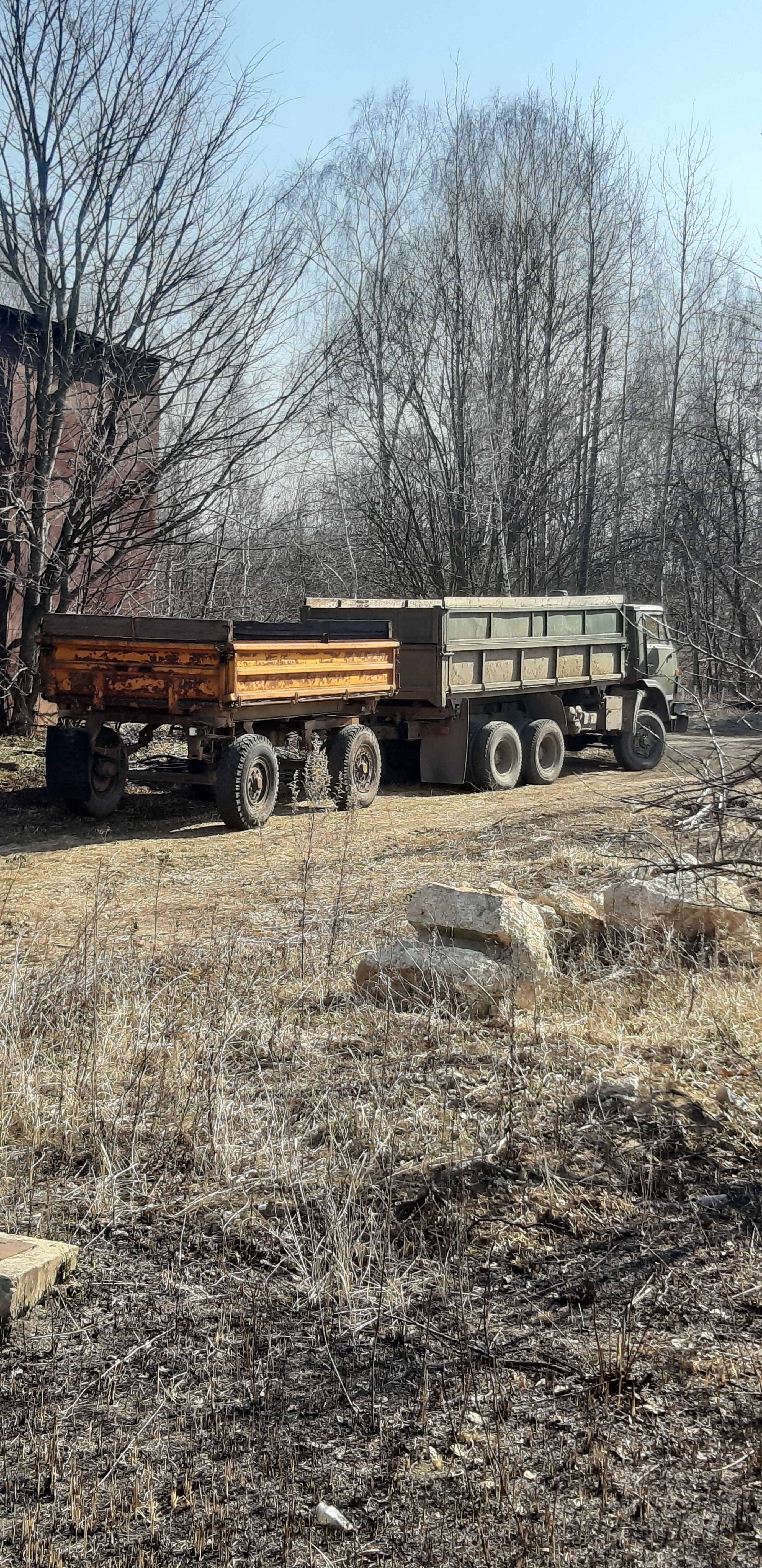 Доставка чернозем песок и т.д. Самосва. Тонар.