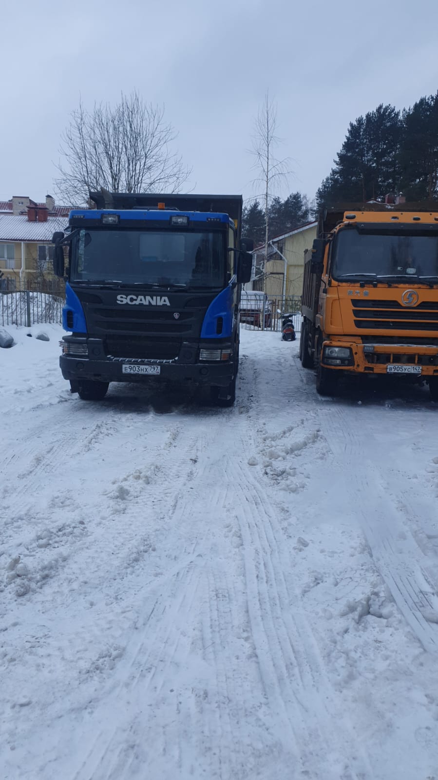 Самосвалы 20 кубов. Вывоз грунта и строй мусора