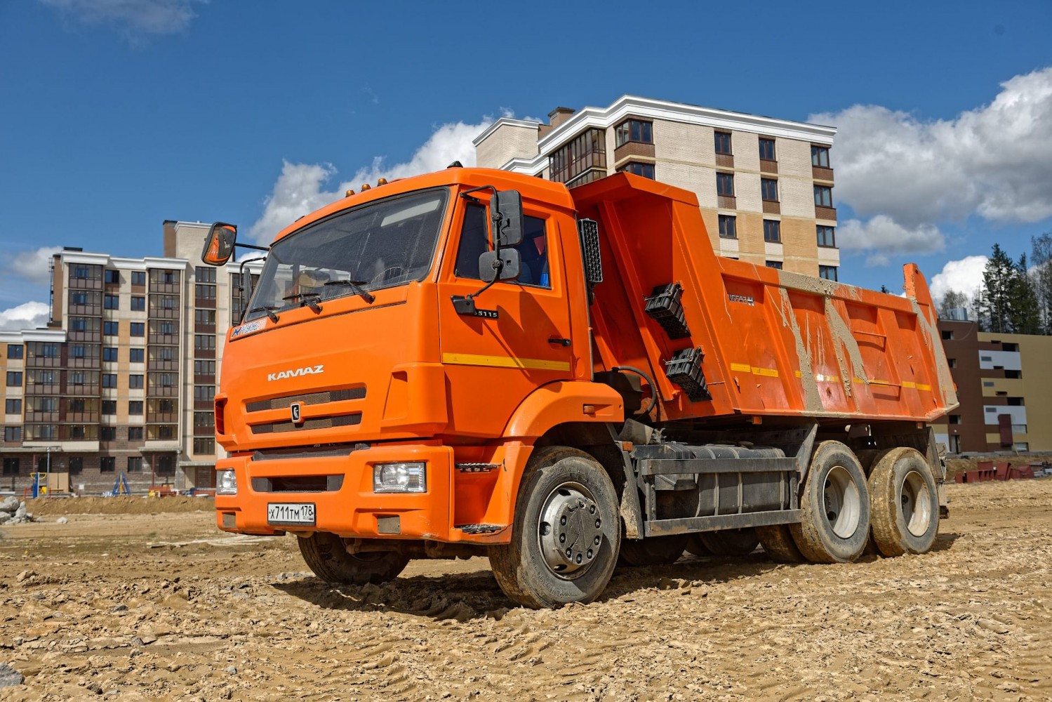 Самосвалы от 15 до 15 тонн