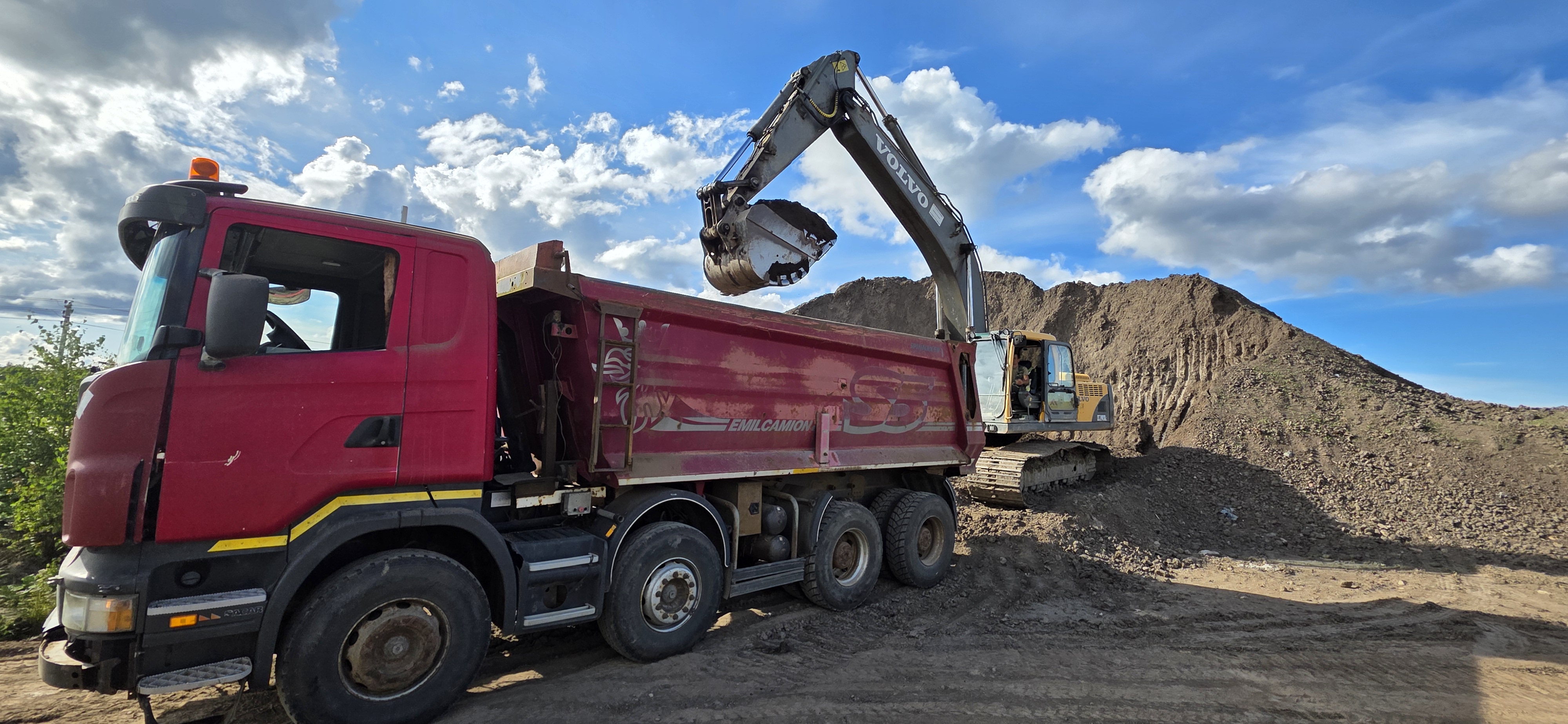 Самосвал в аренду,  водители рф