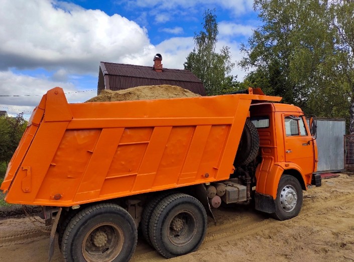 Услуги самосвала, перевозка инертных материалов