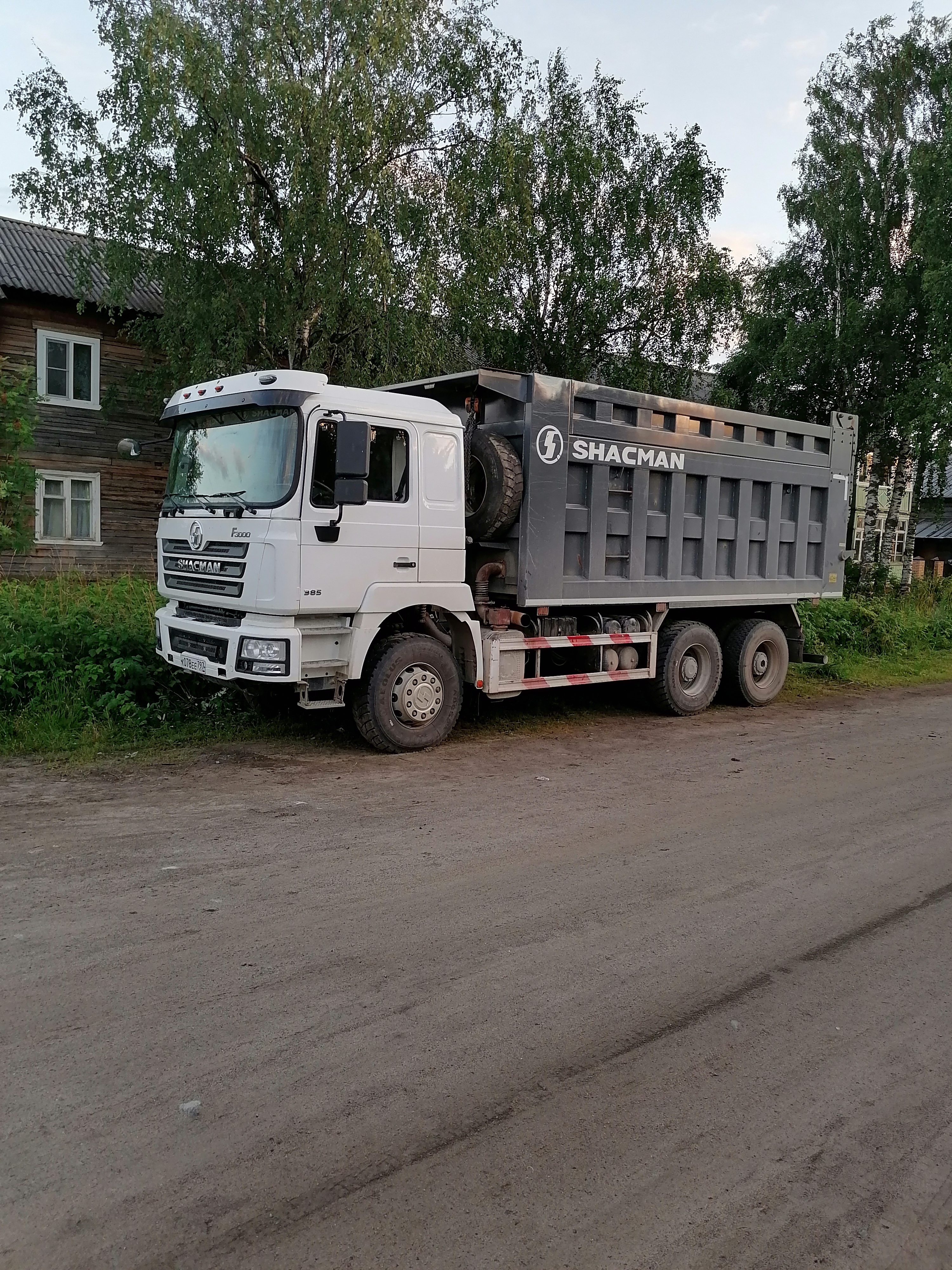 Аренда Самосвала. Перевозка 25 кубов, 30 тонн.