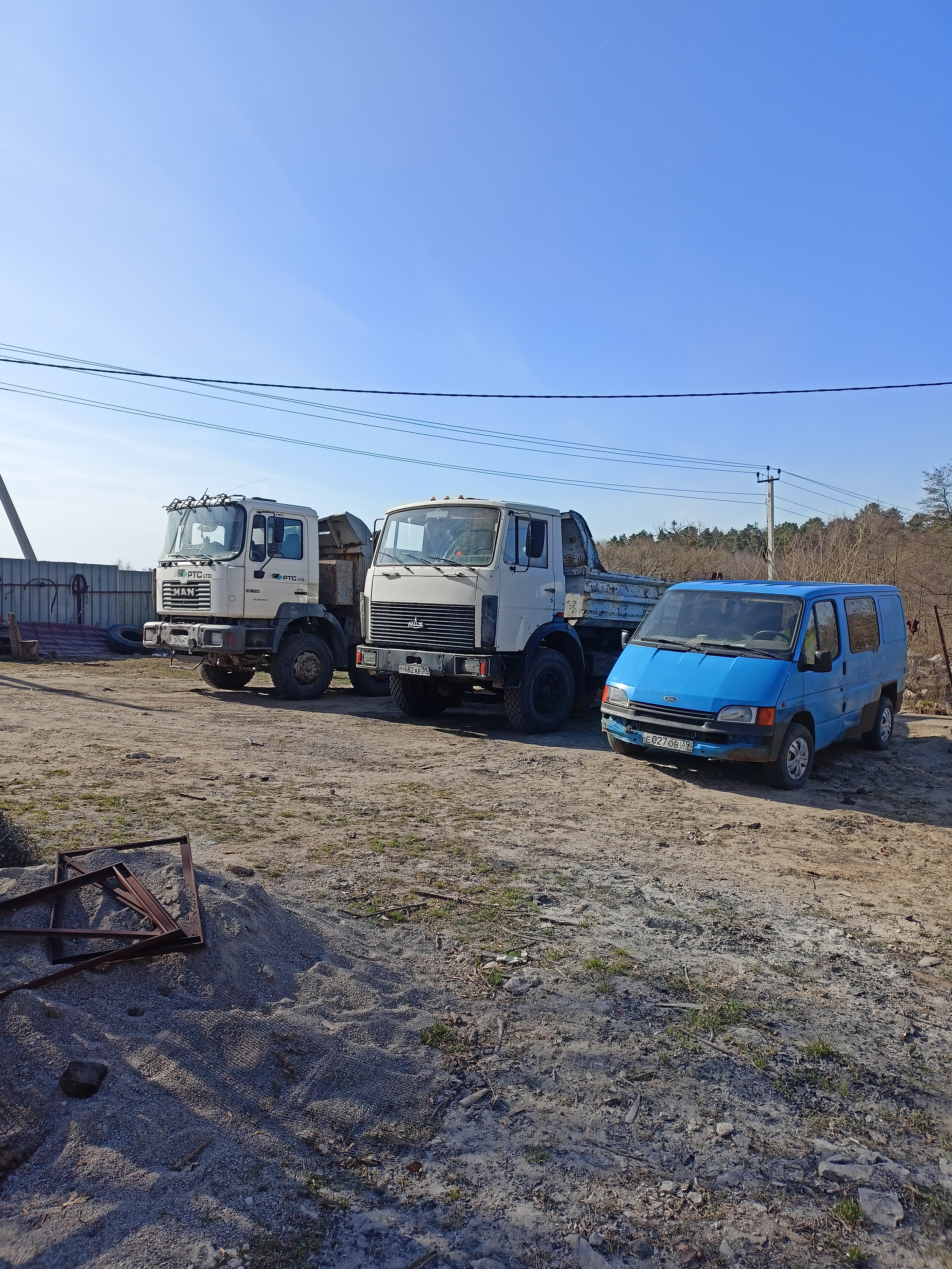 Самосвалы. Доставка песка, гравия, грунт.