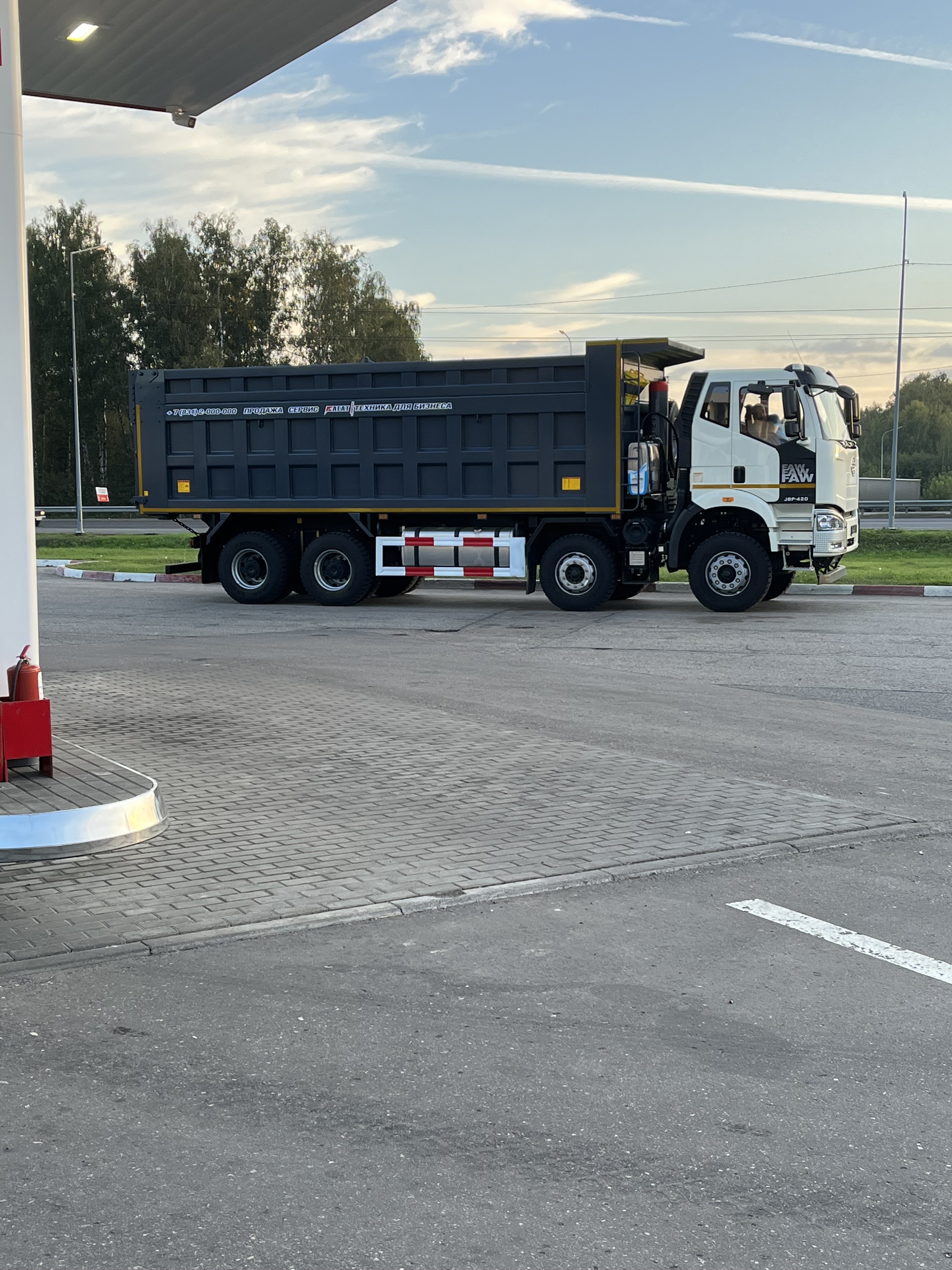 Аренда самосвалов, доставка инертных грузов