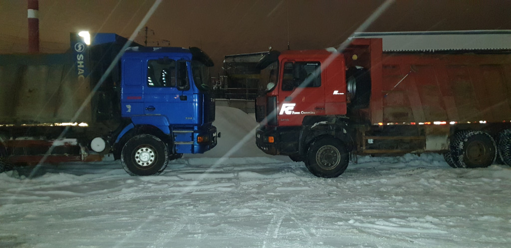 Перевозка сыпучих грузов самосвалами.