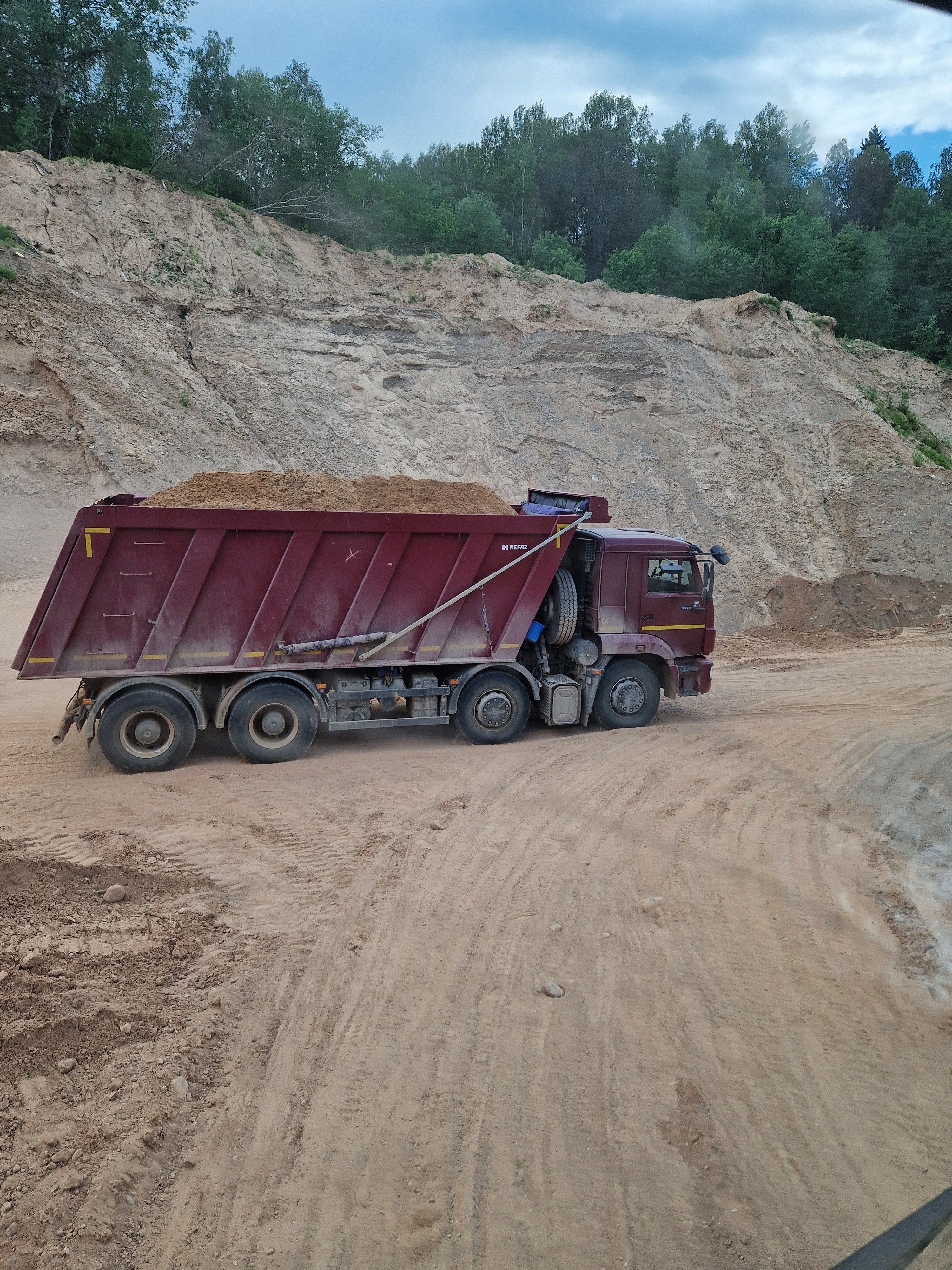 Самосвал аренда. Песок, щебень, земля, навоз.