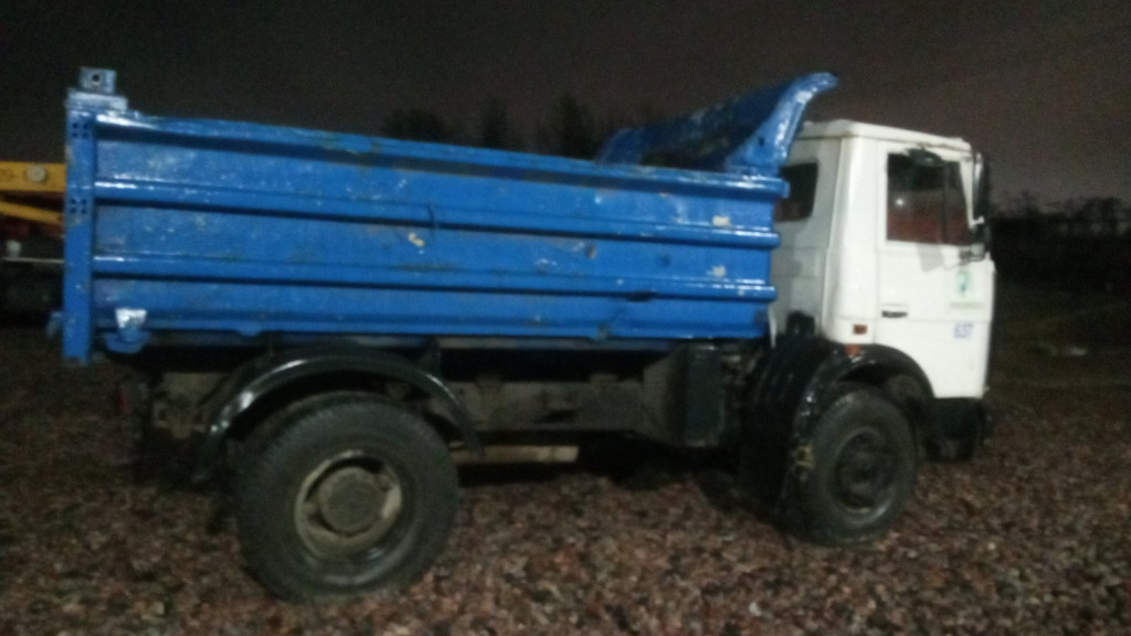 Самосвал,  Маз. Перевозка нерудных материалов.