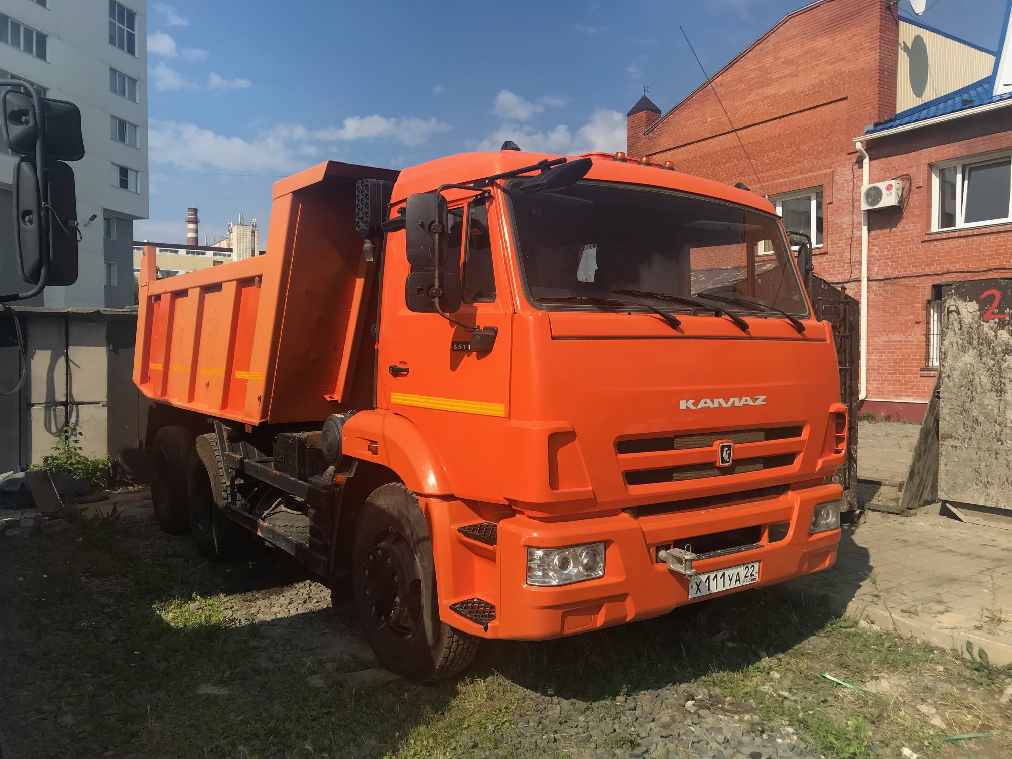 Аренда/заказ/услуги САМОСВАЛА 15т