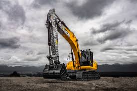 Гусеничный экскаватор JCB JS 260